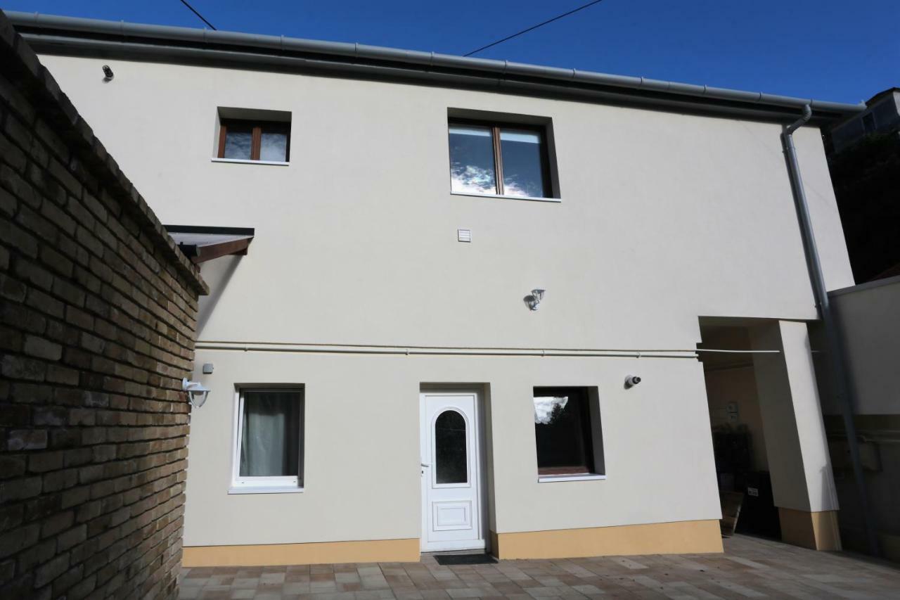 Jokai 19 Vendeghaz Daire Veszprém Dış mekan fotoğraf